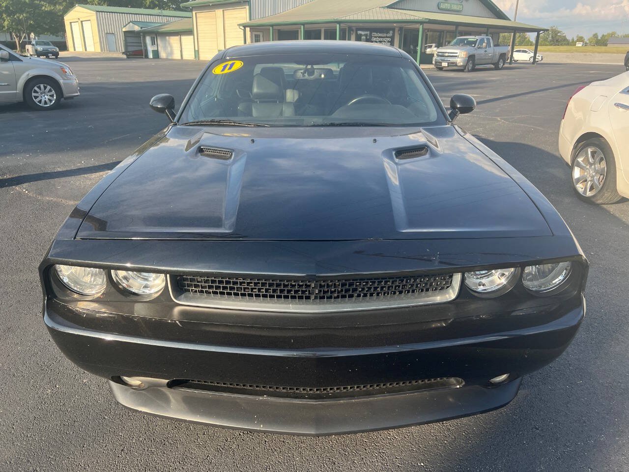 Used 2011 Dodge Challenger RWD image 10