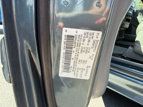 Used 2006 Dodge Grand Caravan SXT w/ Leather Interior Group FWD image 30