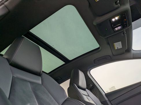 Used 2024 Audi Q4 e-tron Premium Plus image 22