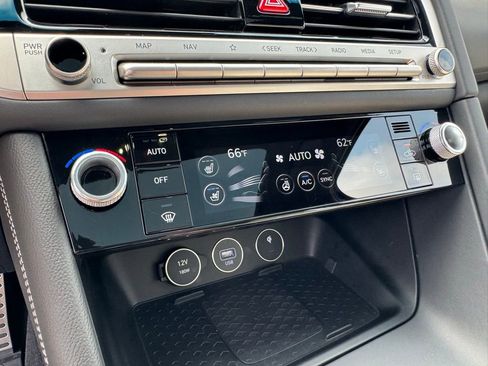 Used 2024 Genesis G70 3.3T Advanced image 31