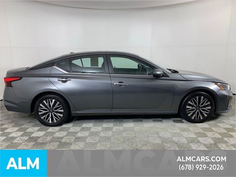 Used 2023 Nissan Altima 2.5 SV image 11