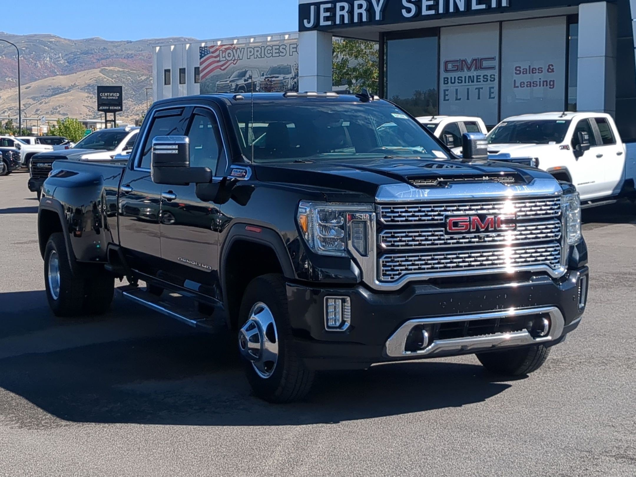 Used 2020 GMC Sierra 3500 Denali w/ Denali Ultimate Package AWD/4WD image 7