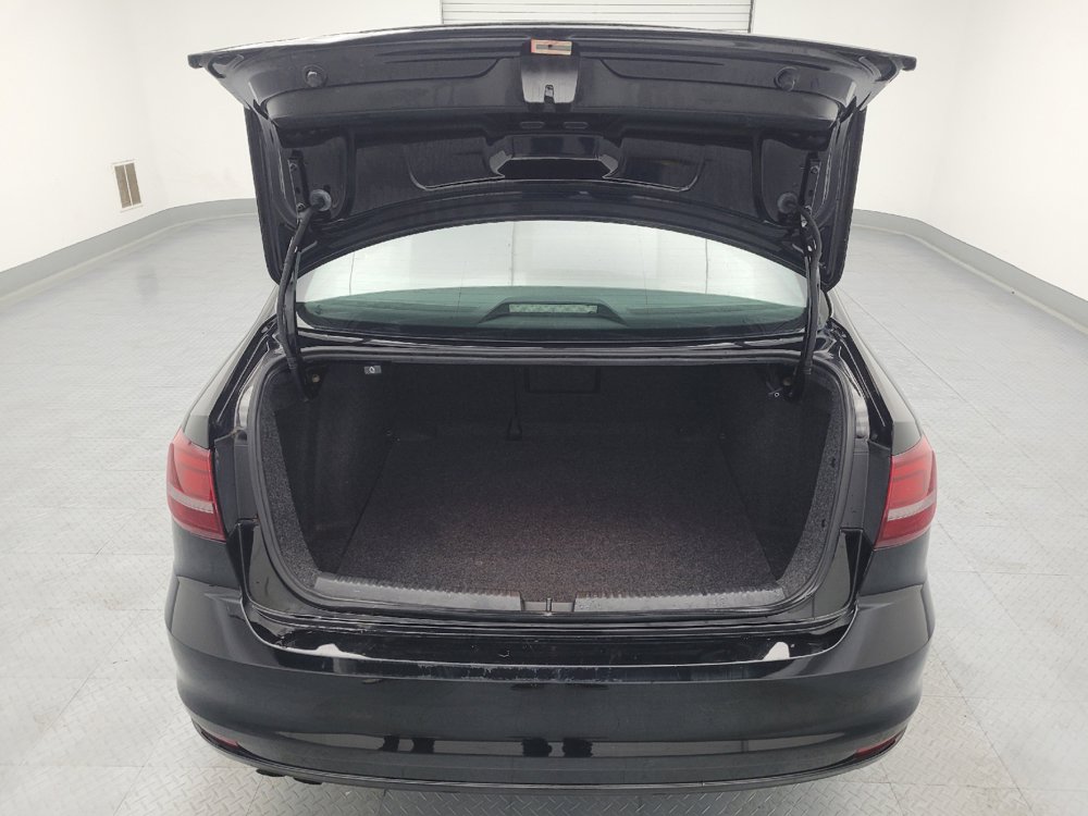 Used 2016 Volkswagen Jetta SEL FWD image 29