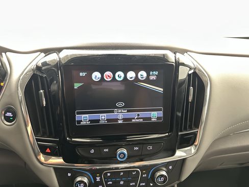 Used 2018 Chevrolet Traverse Premier FWD image 27