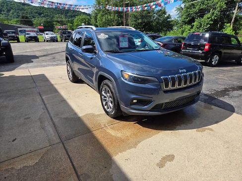 Used 2020 Jeep Cherokee Latitude Plus w/ Cold Weather Group AWD/4WD image 1