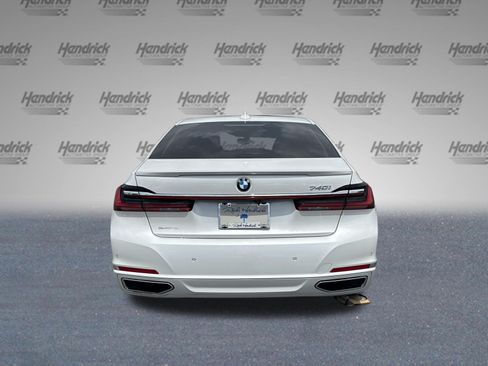 Used 2021 BMW 740i w/ Premium Package RWD image 9