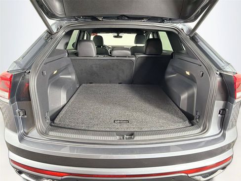 Used 2020 Volkswagen Atlas Cross Sport SE AWD/4WD image 14