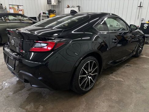 Used 2025 Toyota GR86 w/ ALL Weather Mat Package (TMS) RWD image 3