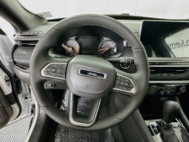 New 2026 Jeep Compass Latitude AWD/4WD image 11