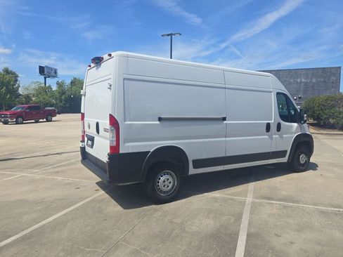 Used 2025 RAM ProMaster 2500 w/ Convenience Group FWD image 5