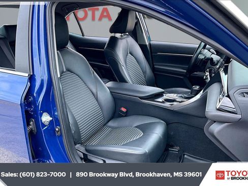 Used 2024 Toyota Camry SE FWD image 6