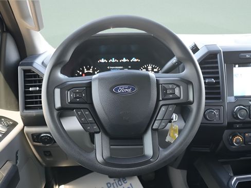 Used 2017 Ford F150 XL w/ Equipment Group 101A Mid AWD/4WD image 15