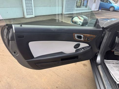 Used 2016 Mercedes-Benz SLK 300 image 28