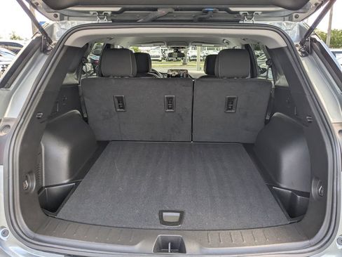Certified 2025 Chevrolet Blazer LT FWD image 12