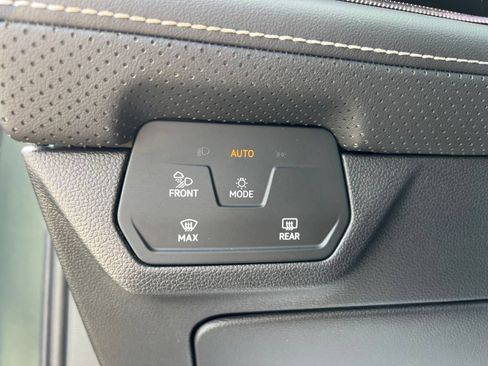 Used 2026 Volkswagen Atlas Cross Sport SEL Premium R-Line AWD/4WD image 24