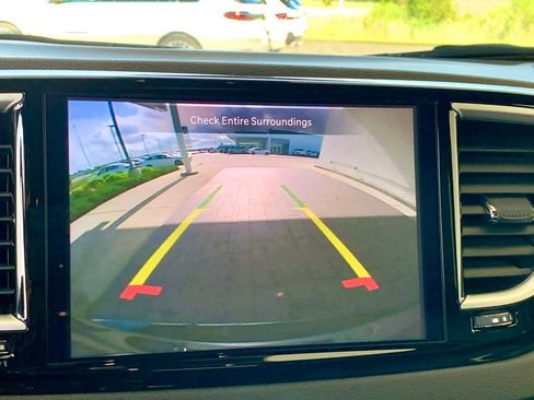 Used 2025 Chrysler Pacifica Select FWD image 35