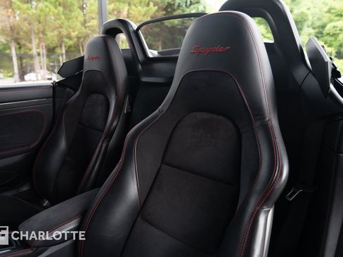 Used 2021 Porsche 718 Boxster Spyder RWD image 23
