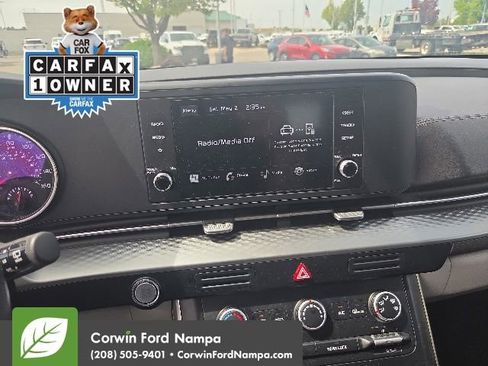 Used 2024 Kia Carnival LX FWD image 16