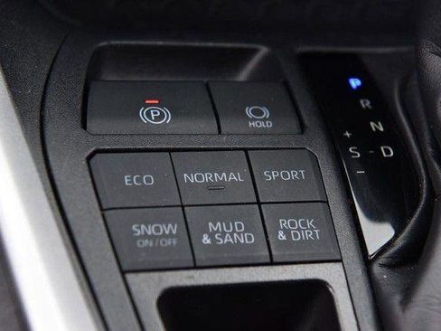 Used 2025 Toyota RAV4 XLE image 16