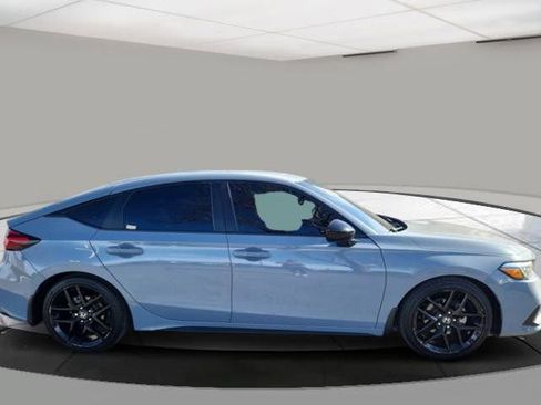 Used 2023 Honda Civic Sport image 6