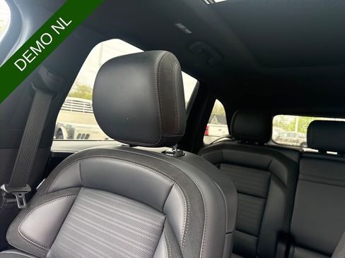 Used 2025 Lincoln Nautilus Reserve AWD/4WD image 36