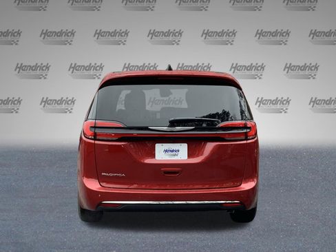 New 2026 Chrysler Pacifica Select image 7
