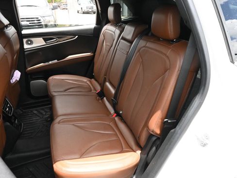 Used 2022 Lincoln Nautilus Reserve w/ Equipment Group 202A AWD/4WD image 18