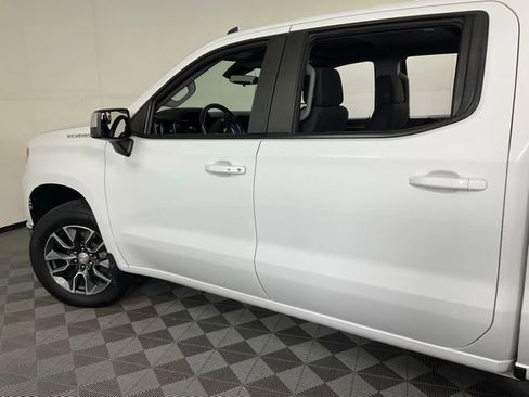 Used 2022 Chevrolet Silverado 1500 LT image 38