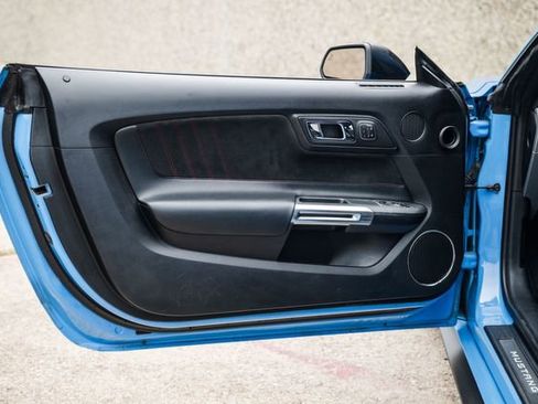 Used 2017 Ford Mustang GT Premium w/ Equipment Group 401A RWD image 57