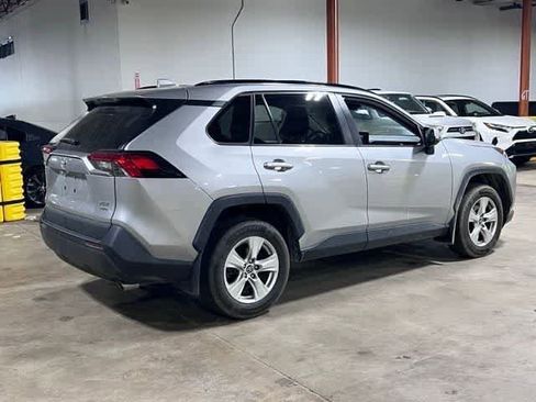 Used 2020 Toyota RAV4 XLE w/ Convenience Package AWD/4WD image 4