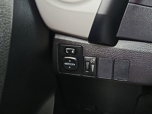 Used 2019 Toyota Corolla LE image 25