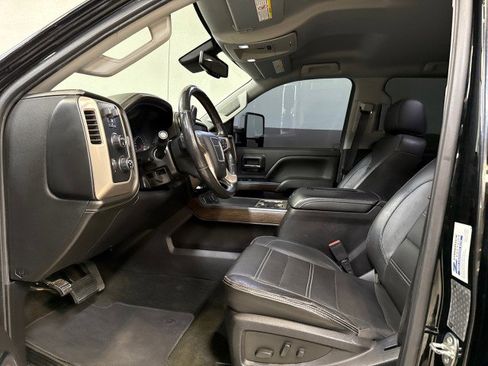 Used 2018 GMC Sierra 3500 Denali w/ Duramax Plus Package image 13