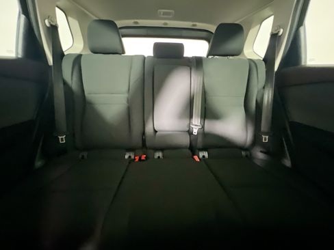 Used 2023 Nissan Rogue S FWD image 33