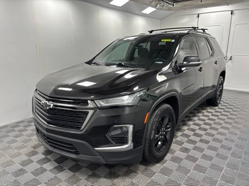 Used 2022 Chevrolet Traverse LT FWD image 3