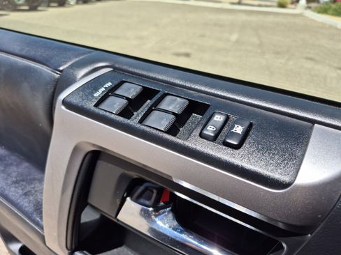 Used 2020 Toyota 4Runner SR5 AWD/4WD image 13