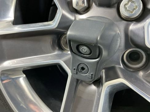 Used 2020 Jeep Wrangler Unlimited Sahara w/ Uconnect 4C Nav & Sound Group image 9