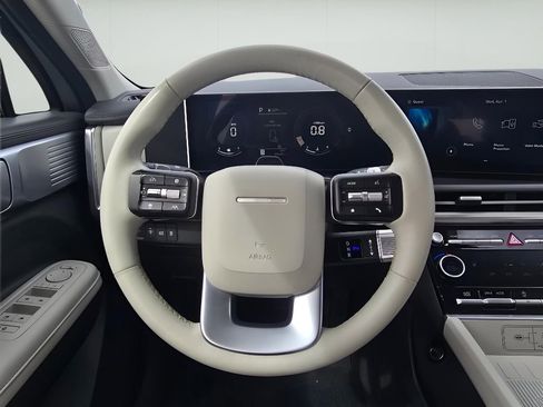 Used 2025 Hyundai Santa Fe SEL FWD image 14