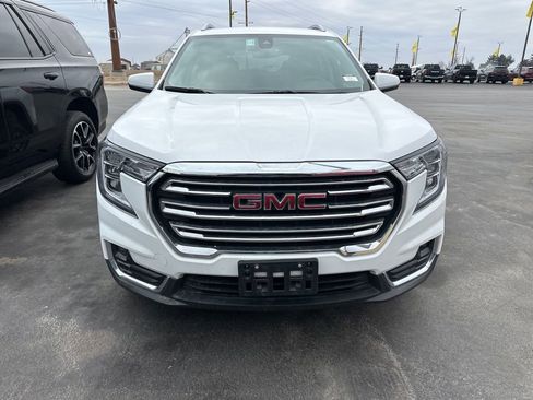 Used 2024 GMC Terrain SLT image 16