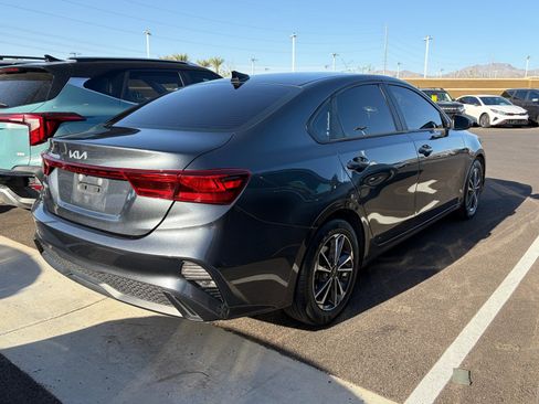 Certified 2023 Kia Forte LXS FWD image 3