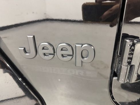 Used 2023 Jeep Gladiator Sport AWD/4WD image 27