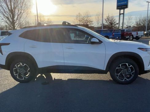 New 2025 Chevrolet Trax LT w/ Driver Confidence Package image 9