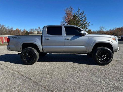 Used 2018 Toyota Tacoma SR RWD image 6