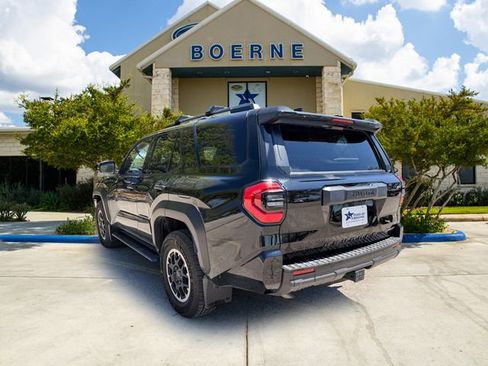 Used 2025 Toyota 4Runner TRD Off-Road AWD/4WD image 3