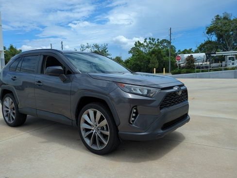Certified 2021 Toyota RAV4 LE FWD image 3