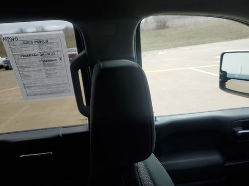 Used 2024 GMC Sierra 2500 Pro w/ Convenience Package image 16