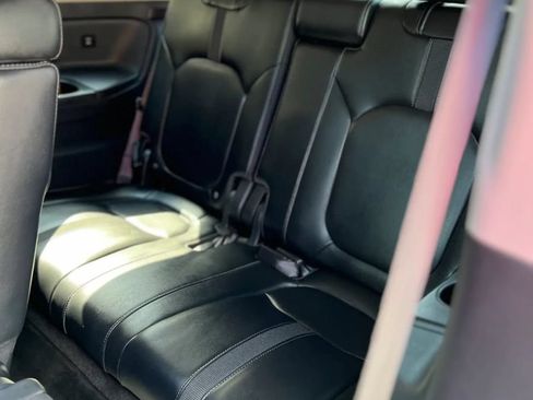 Used 2024 Honda Pilot Touring image 14