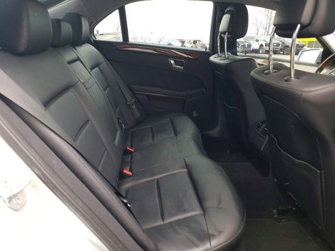 Used 2011 Mercedes-Benz E 350 4MATIC image 7
