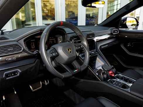 Used 2024 Lamborghini Urus Performante image 35