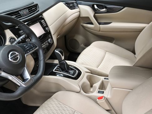 Used 2019 Nissan Rogue SV image 20