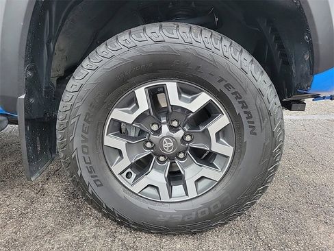 Used 2021 Toyota Tacoma TRD Off-Road w/ Technology Package image 5
